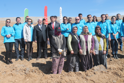 MEDAŞ personelinden ağaçlandırmaya destek